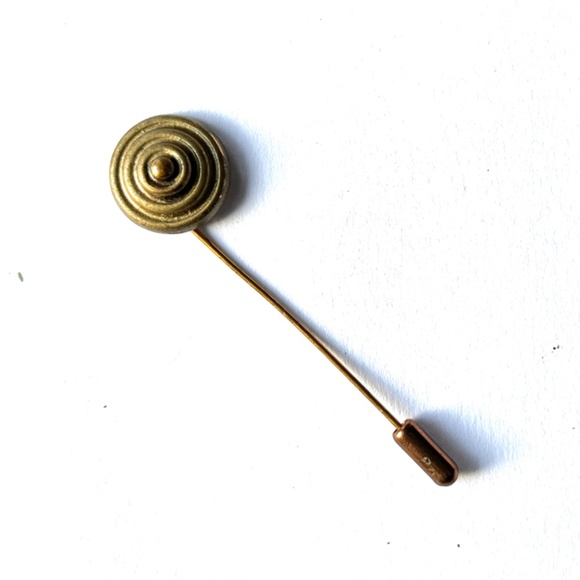 Vintage Stick Pin Round Raised 3D Concentric Circles Gold Tone Brass - Picture 1 of 5